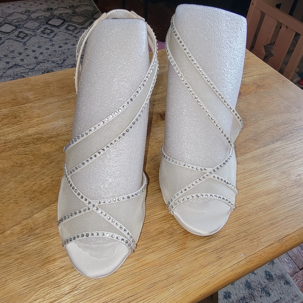 Caparros Dressy Heels Asymmetrical Size 8 Ivory Crystal Sandal